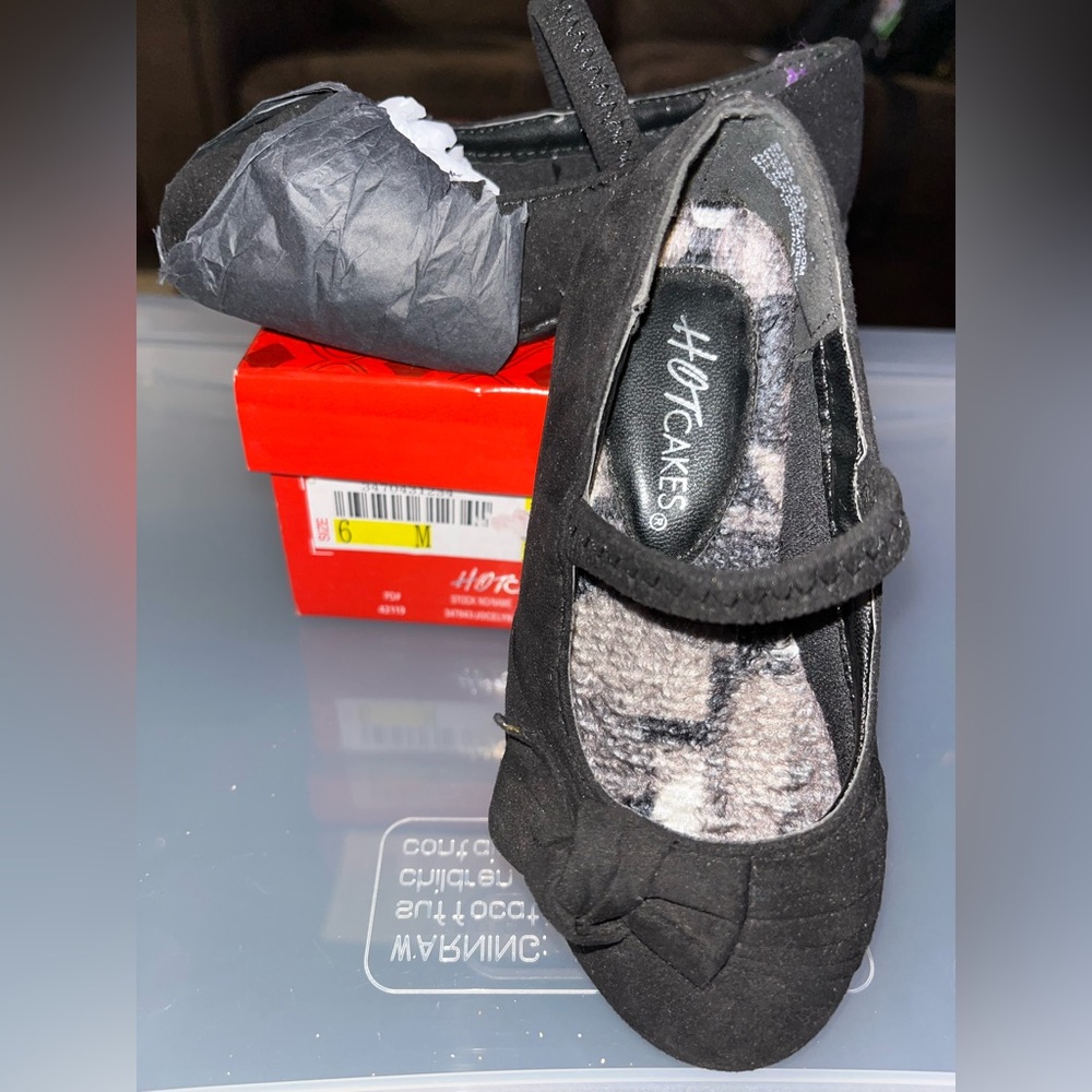 Hot Cakes Black Baby Shoes Size 6
